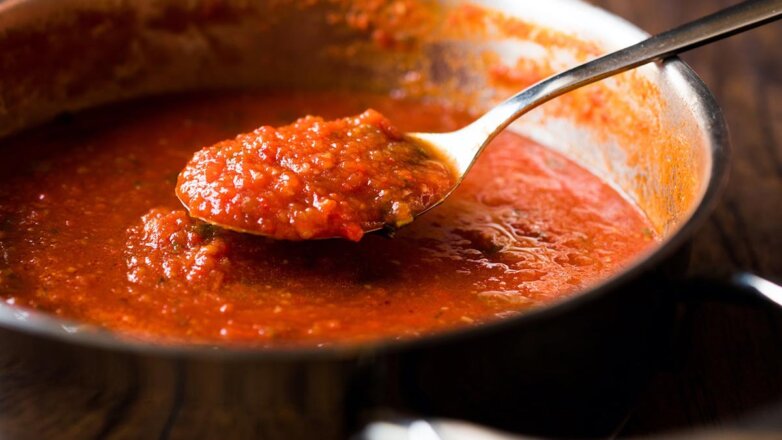 Недорого и вкусно: томатный соус из запеченных помидоров