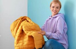 Как быстро освежить пуховик без стирки: 5 действенных способов