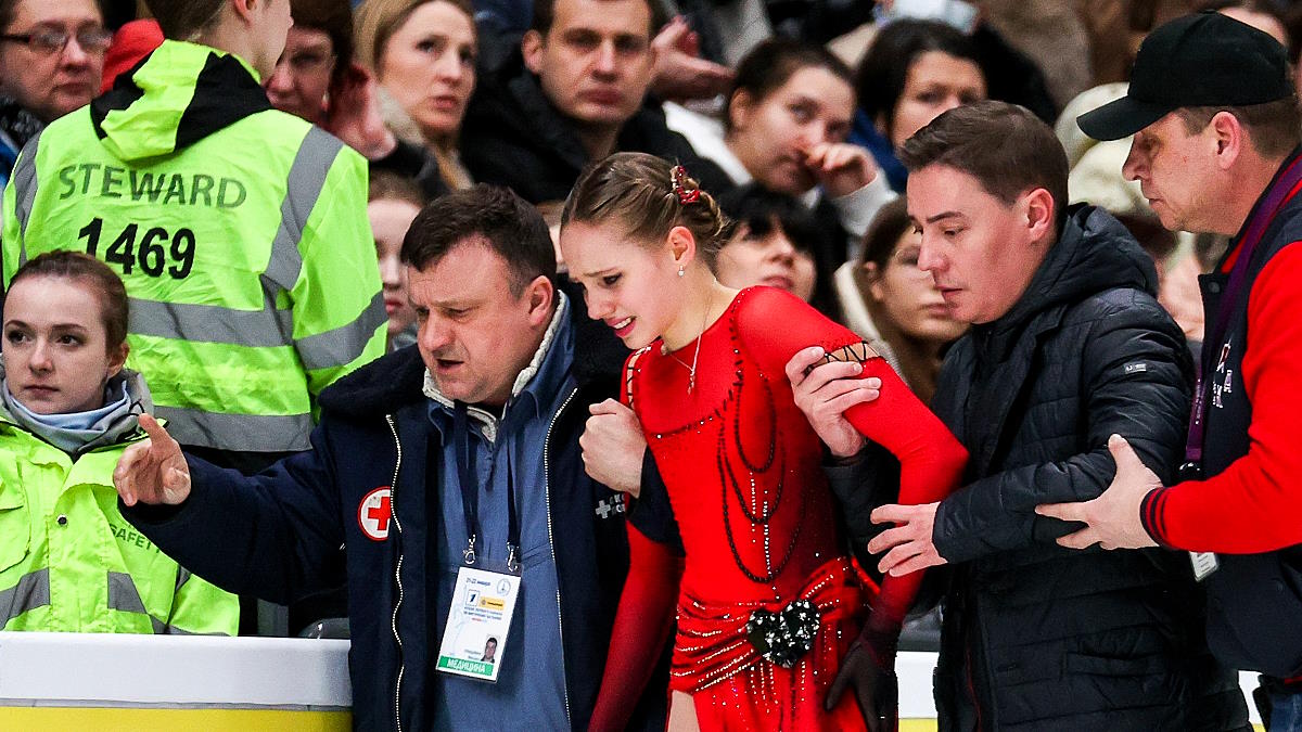Фигуристка Зинина получила травму после падения на Кубке Первого канала