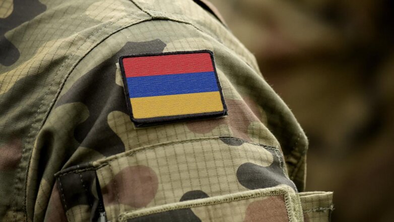 Пашинян: Армения планирует ввести добровольно-срочную службу в армии среди женщин
