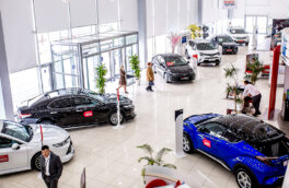 Продажи новых легковых автомобилей и LCV в России снизились на 58,8%