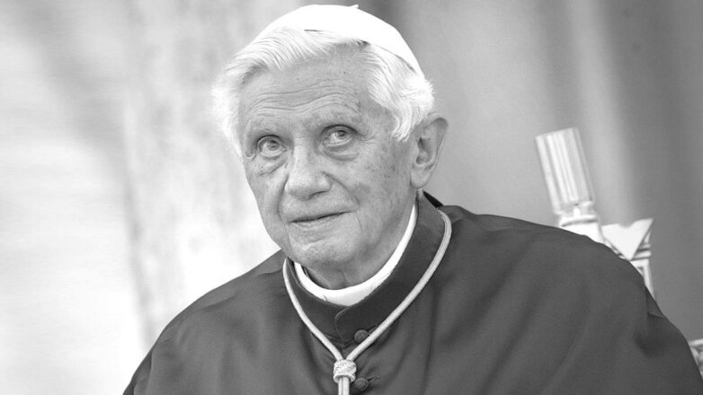 Помощник умершего папы Бенедикта XVI рассказал о его последних словах