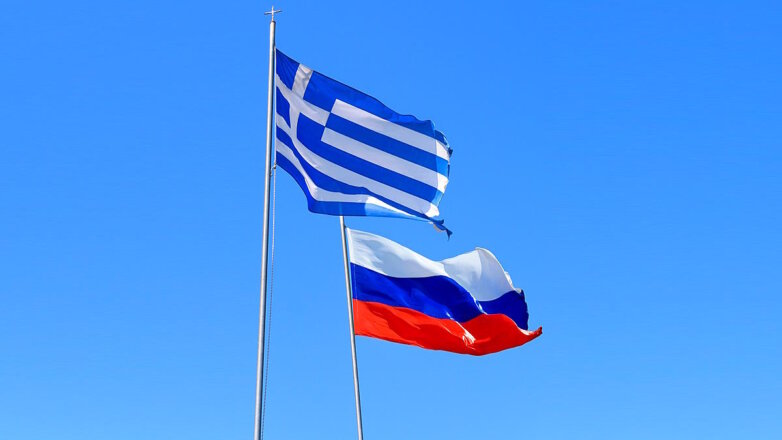 Флаги Греции и России