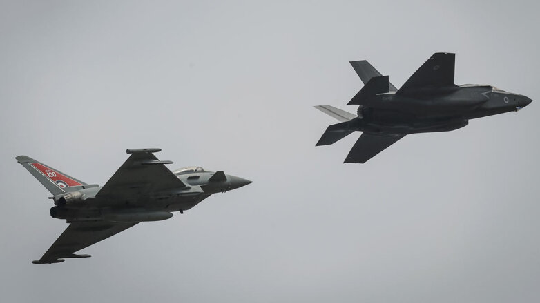 Истребители Typhoon и F-35