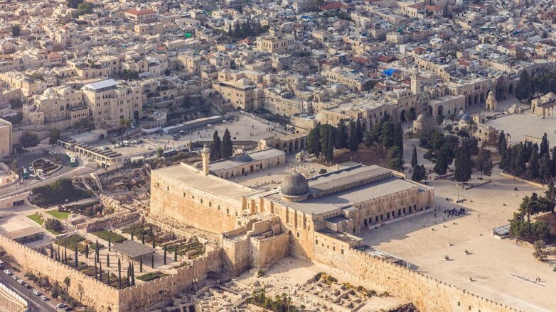 Археологи обнаружили загадочный отпечаток руки в стене оборонительного рва в Иерусалиме