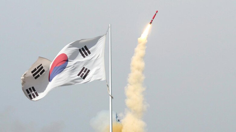 Южная Корея способна всего за полгода поставить на вооружение ракеты с ядерным боезарядом