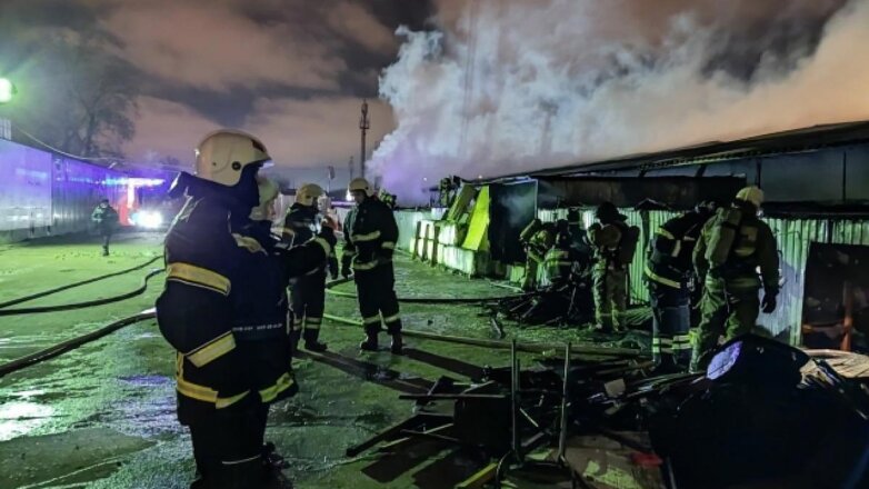 Тело мужчины обнаружили на месте пожара на рынке в Самарской области