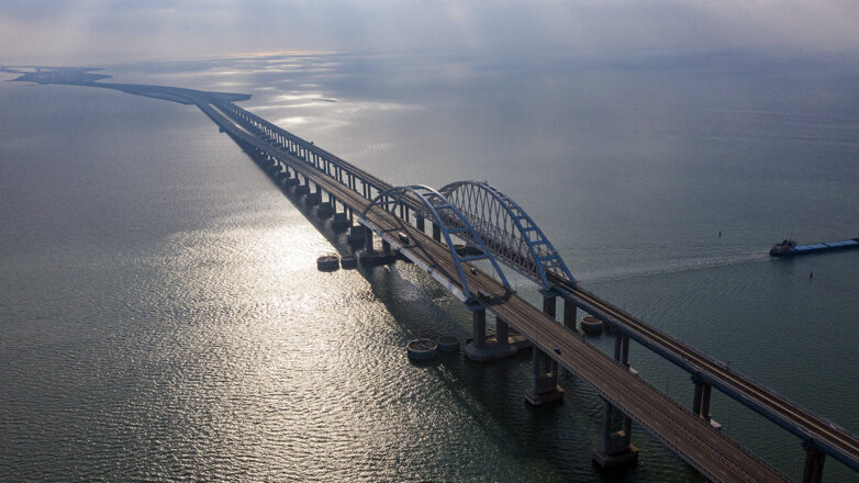 Крючков назвал вбросом данные о проезде по Крымскому мосту по спецпропускам