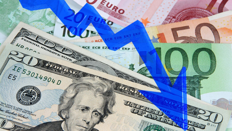Доллар и евро на торгах Мосбиржи обновили минимумы с 30 июня