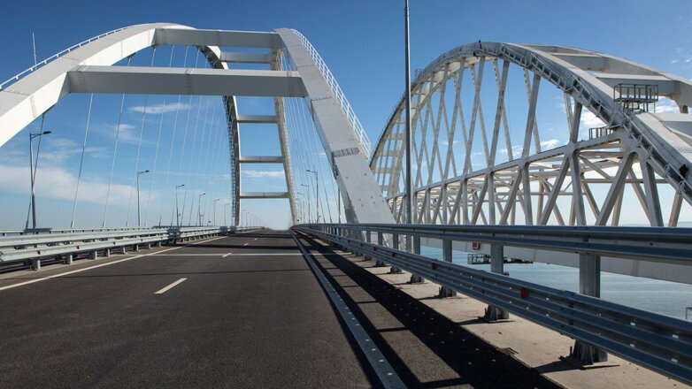 Крымский мост перекрыт на всю ночь