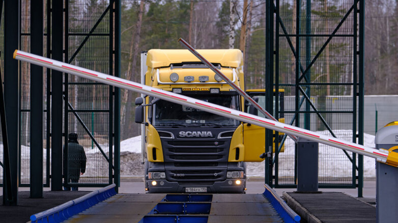 В Госдуме пояснили, что новые правила выезда из РФ могут коснуться только грузовиков
