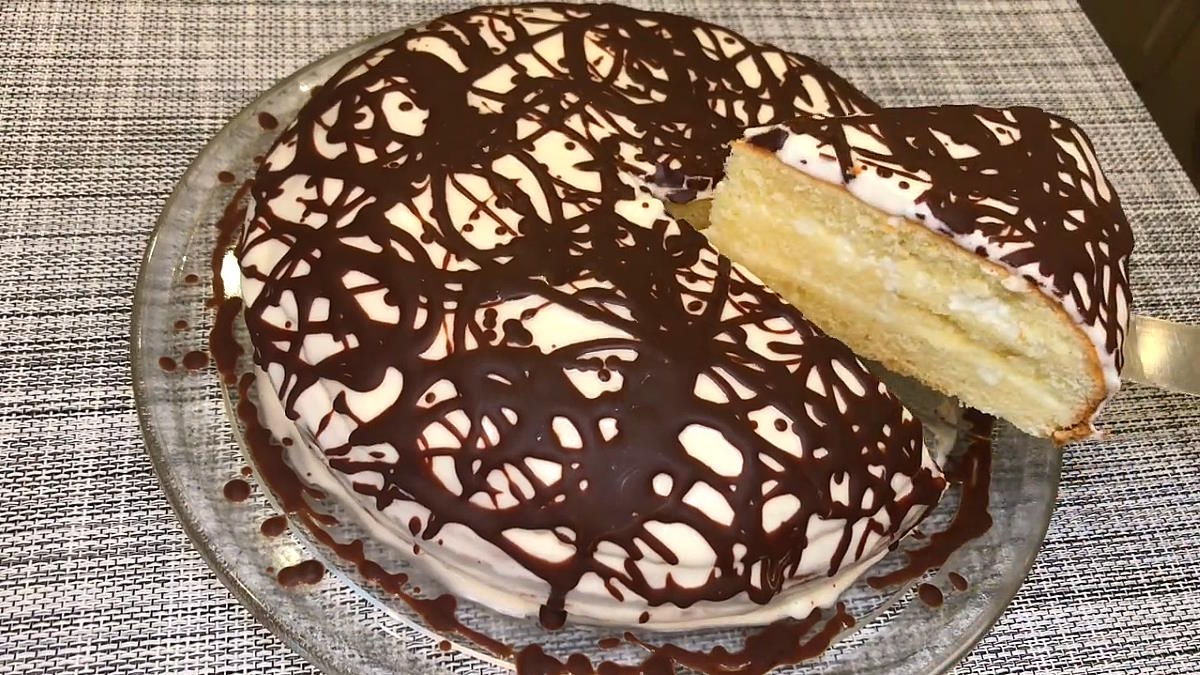 Торт «Сметанник» – самый простой и очень вкусный домашний торт