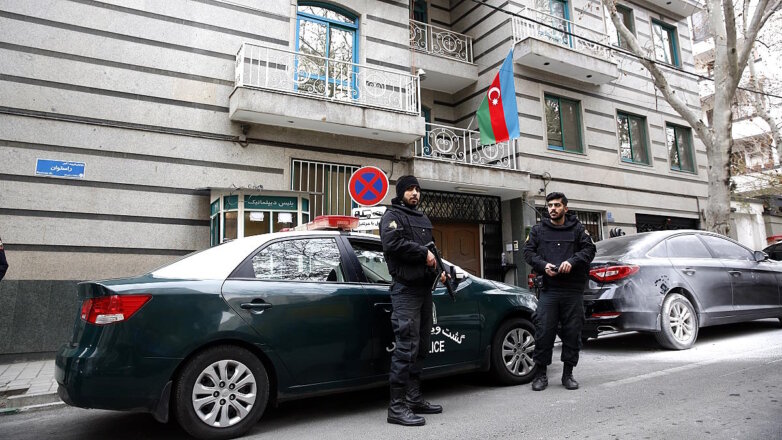 Полиция у здания посольства Азербайджана в Тегеране