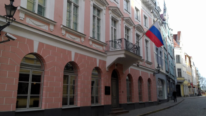 Эстония потребовала сократить число российских дипломатов