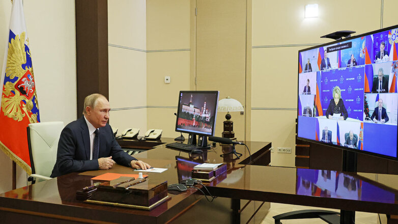 Путин обсудил ход спецоперации с членами Совбеза