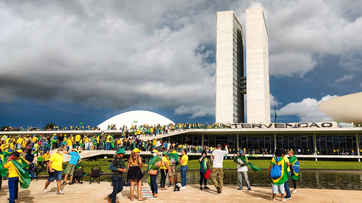 Столицей бразилии является. Дворец национального конгресса в Бразилиа. Национальный конгресс Бразилии. Национальный конгресс Холл Бразилия. Столица Бразилиа столица Бразилии.