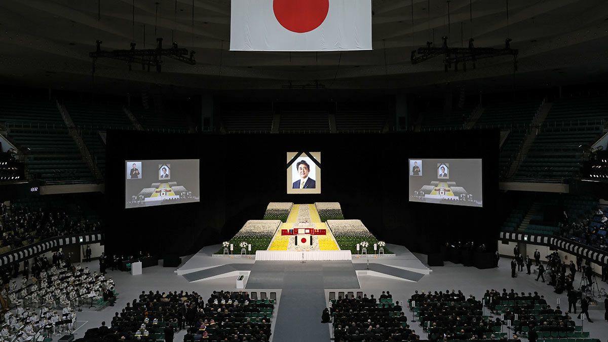 В Японии через суд распустят связанную со скандалом вокруг убийства Абэ секту
