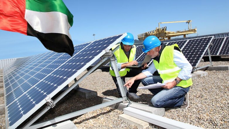 В ОАЭ заявили о реализации 11 проектов в сфере зеленой энергетики на $43,2 миллиарда