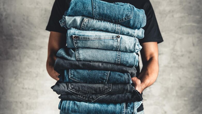 Какие джинсы будут в тренде весной-2023: советы стилистов