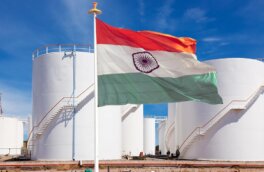 Экспорт российской нефти в Индию сократился в годовом сопоставлении примерно на треть