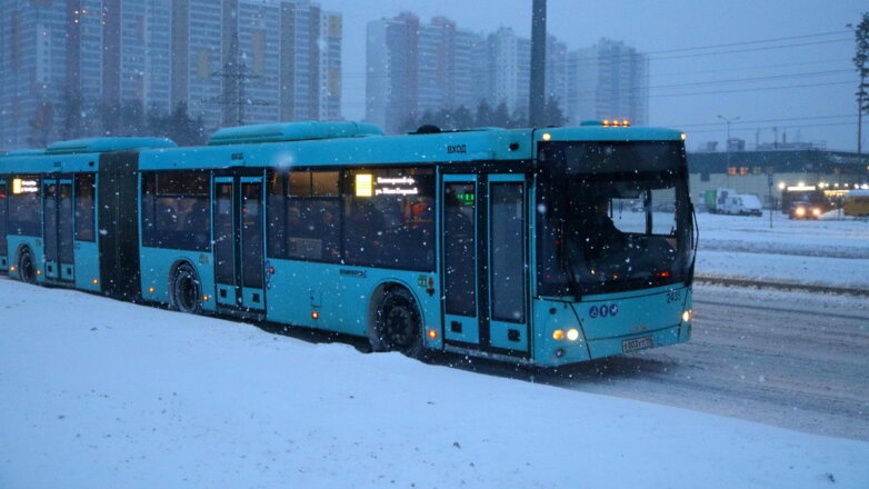 В Петербурге общественный транспорт будет работать без перерыва в Рождественскую ночь
