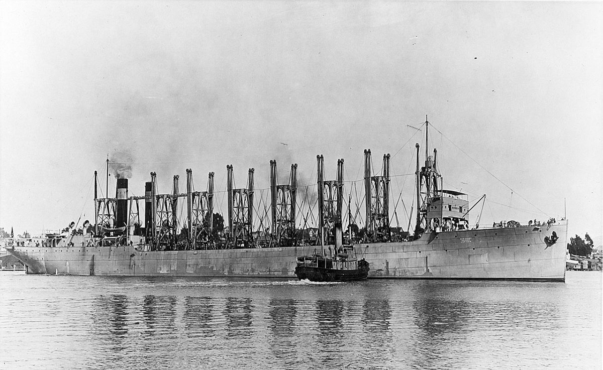 Угольный корабль ВМС США "Юпитер" впоследствии перестроенный в авианосец