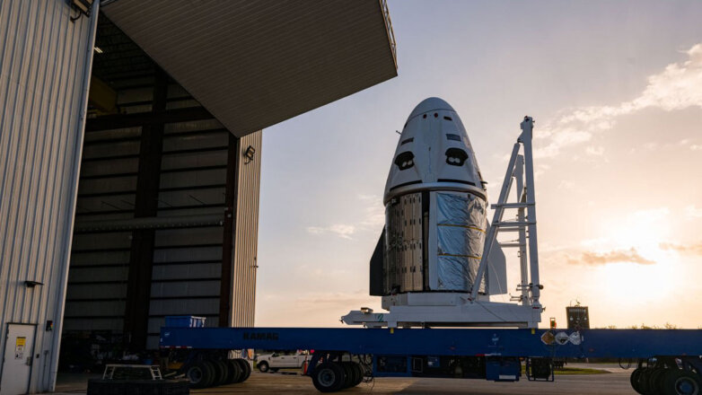 Ракета Falcon 9 с кораблем Crew Dragon стартовала с мыса Канаверал