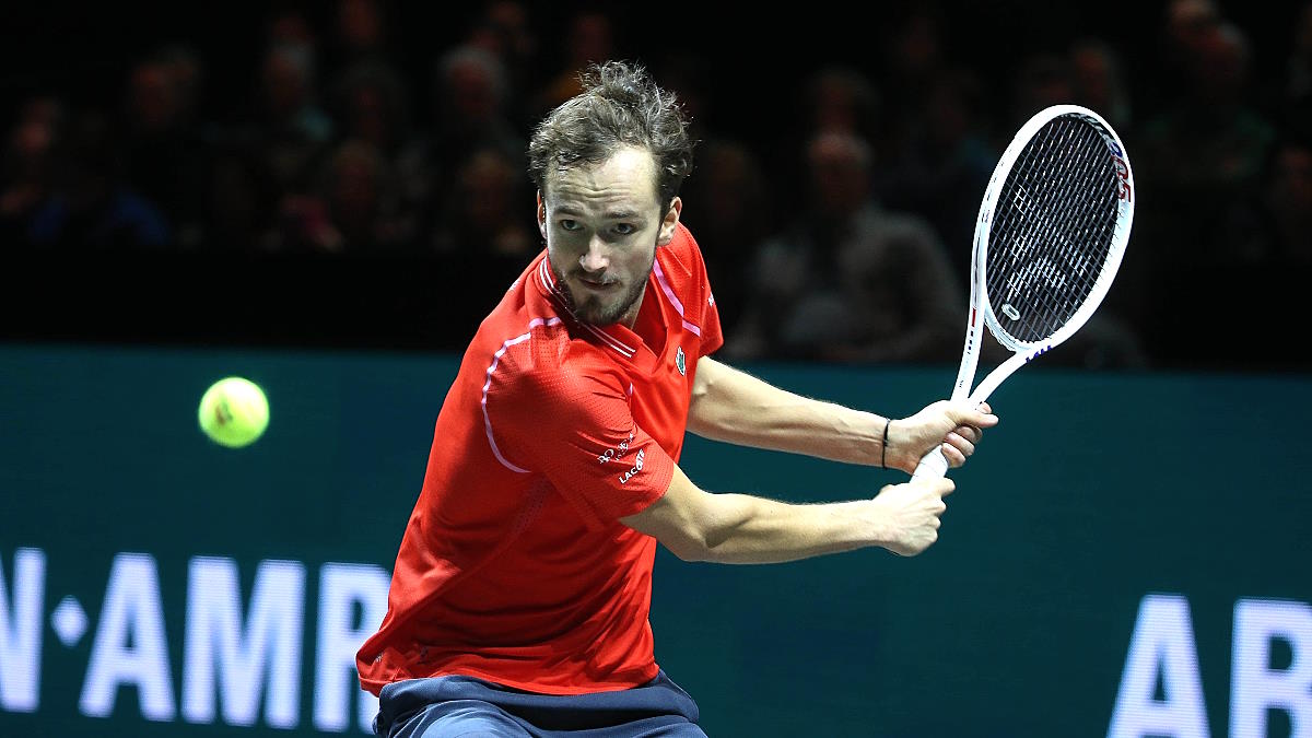 Теннисист Даниил Медведев выиграл турнир в Роттердаме