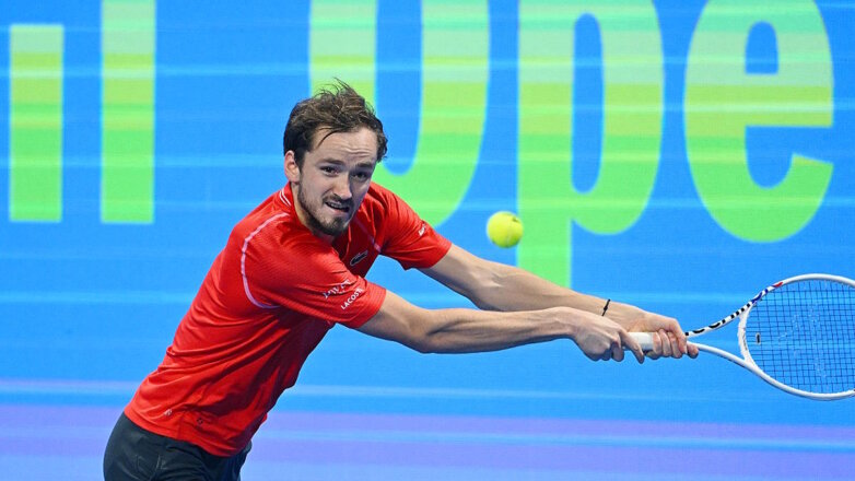 Теннисист Медведев выиграл турнир АТР-250 в Дохе