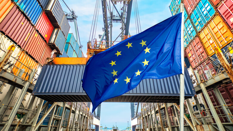 Bloomberg: ЕС хочет попросить третьи страны усилить контроль за торговлей с РФ