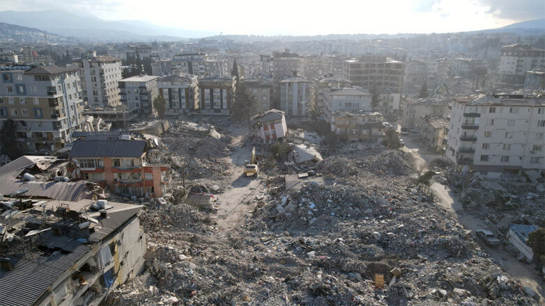 Количество погибших в новых землетрясениях в Турции выросло до 6 человек