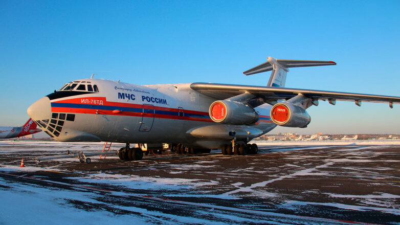 Самолет МЧС РФ с гуманитарной помощью вылетел в Турцию