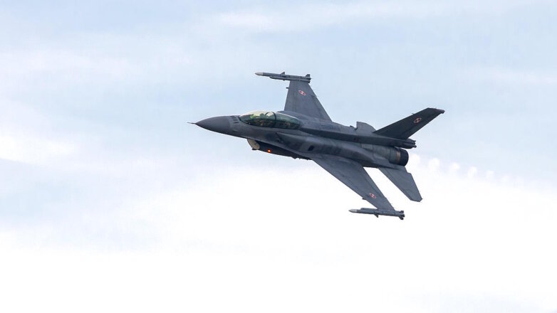 Моравецкий заявил о готовности Польши обучать украинских пилотов на самолетах F-16