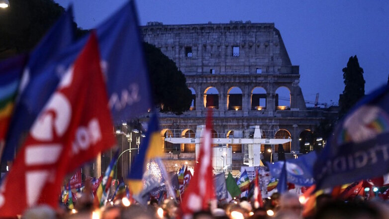 В Италии прошли акции против поставок оружия Украине