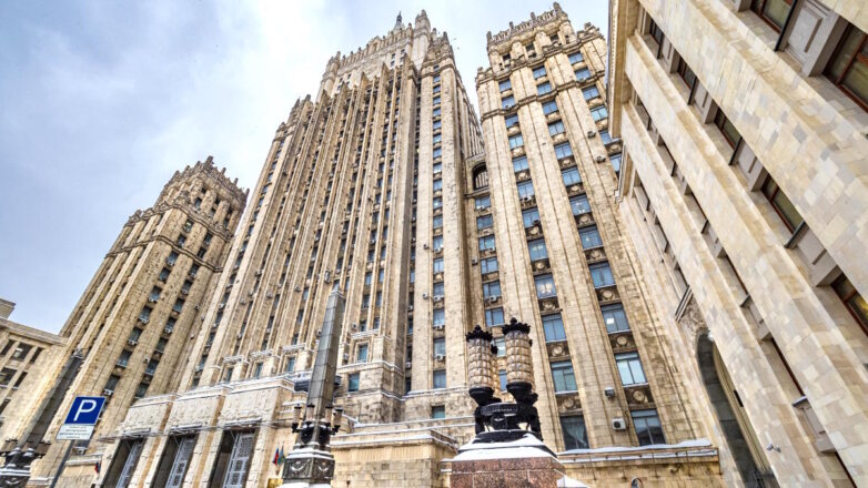 МИД России планирует открыть центры консульских услуг в 8 странах