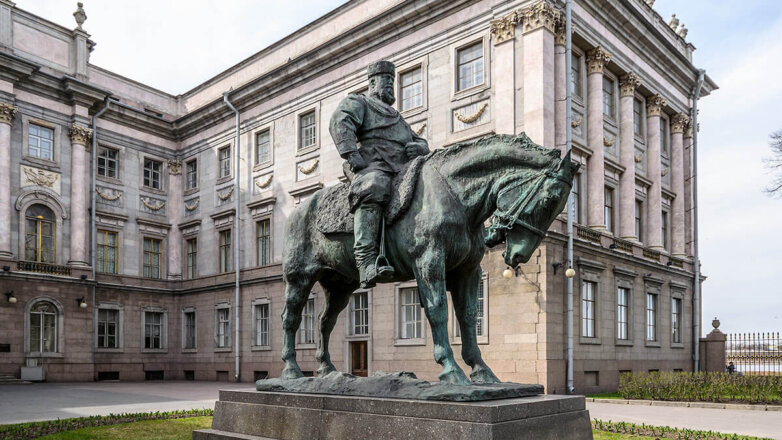 В Санкт-Петербурге намерены впервые отреставрировать памятник Александру III