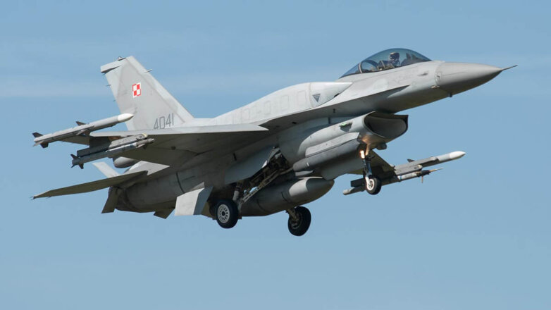 Польша подняла в небо истребители из-за активности российской авиации