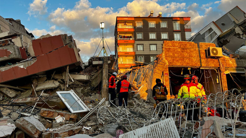 Число жертв землетрясений в Турции превысило 19 тысяч человек