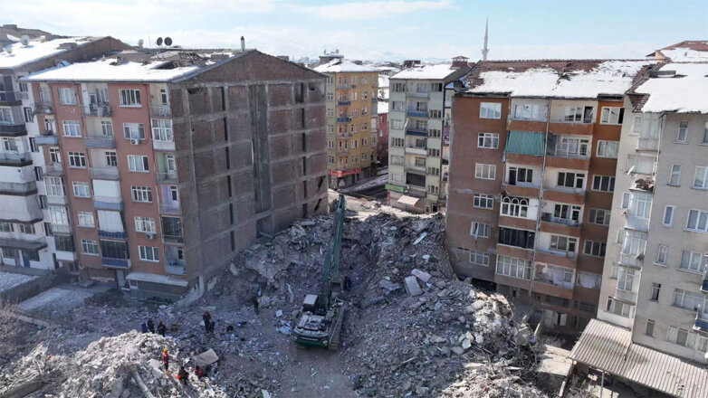 При землетрясении на востоке Турции погиб человек, еще 69 пострадали