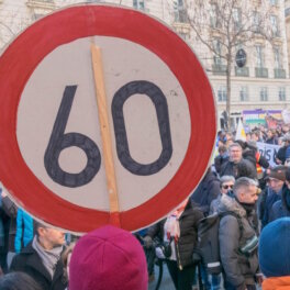 757 тысяч французов вышли с протестами против пенсионной реформы