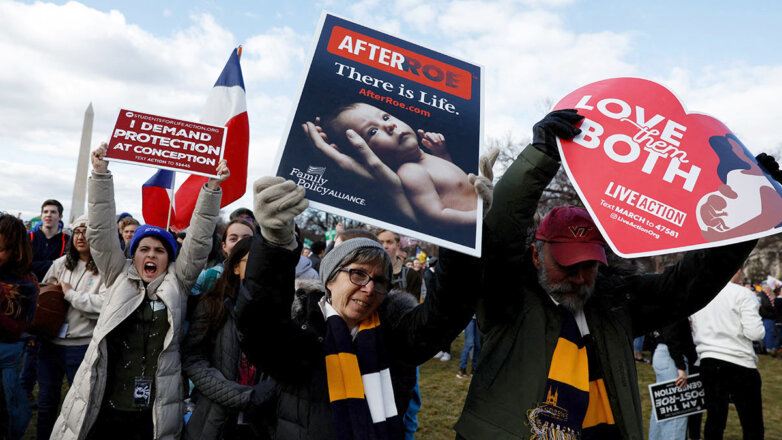 Демонстранты против абортов принимают участие в ежегодном 