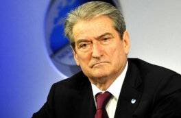 Оппозиция Албании потребовала отставки премьер-министра