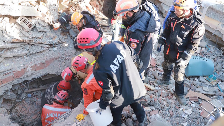 Большая часть спасательных работ в Турции завершится 19 февраля