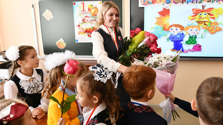 В России увеличили количество президентских премий лучшим учителям