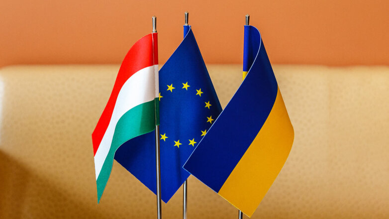 FT: ЕС может лишить Венгрию права голоса, чтобы выделить помощь Украине