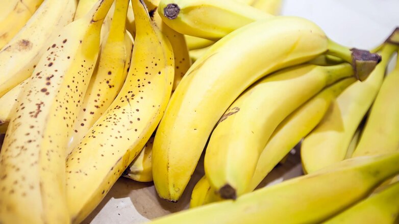 РИА Новости: в России за 2 года больше всего подорожали бананы и соль