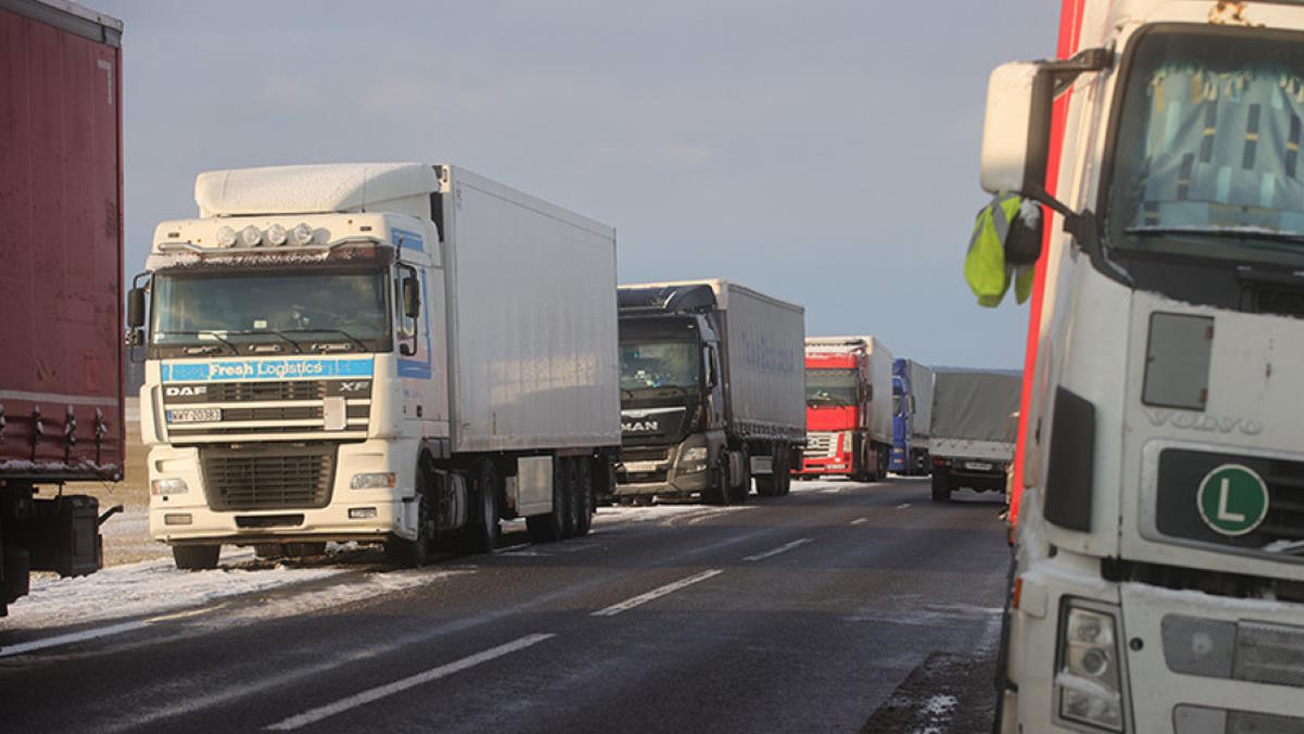 Польским грузовикам и тягачам ограничили въезд в Белоруссию