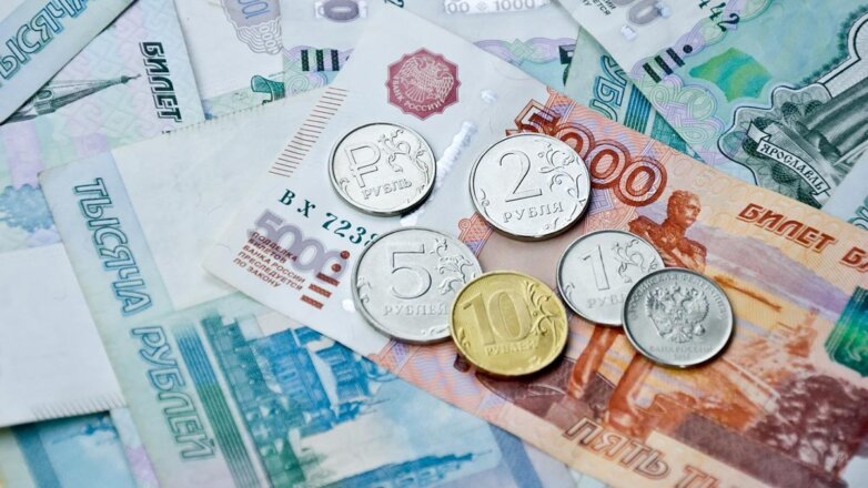 В России сократилось число поддельных банкнот и монет в 1,6 раза