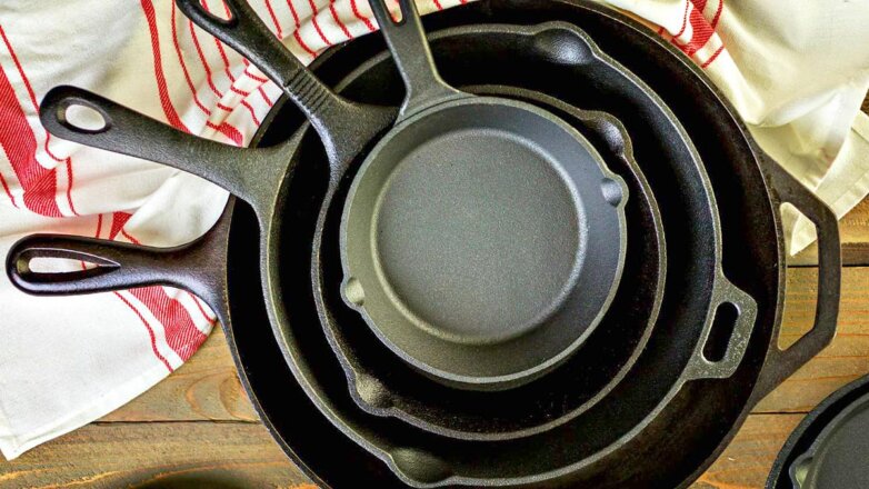 Как очистить чугунную сковороду от нагара и жира: простой, но проверенный метод
