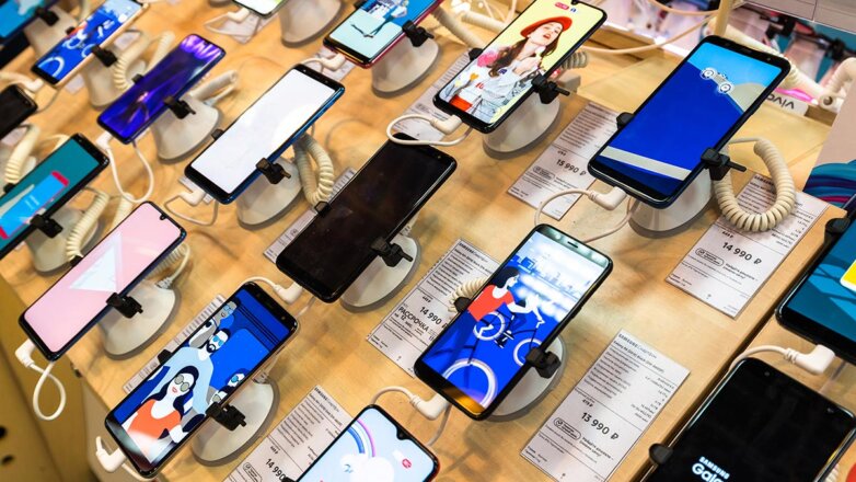 В РФ обсуждают запрет параллельного импорта смартфонов Samsung, iPhone не рассматривается
